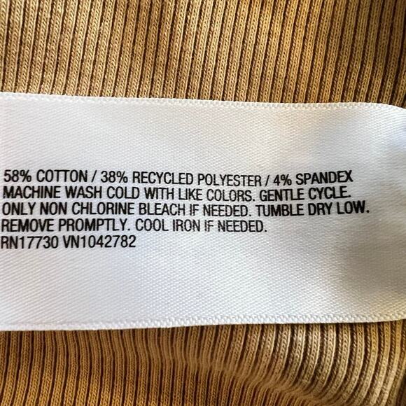 Universal Thread, women's size S tank top, scoop neck ribbed tan color - Picture 6 of 6